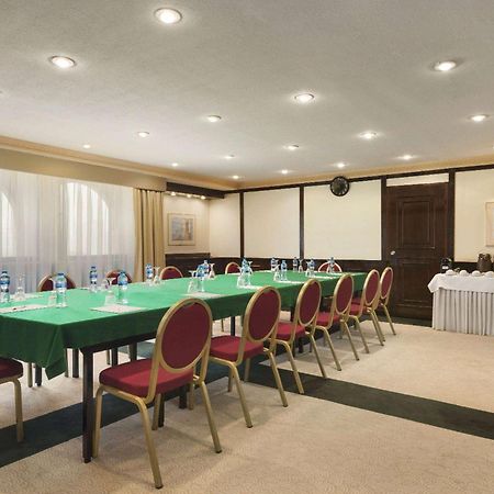 Ramada By Wyndham Bahrain Hotel Manama Eksteriør billede