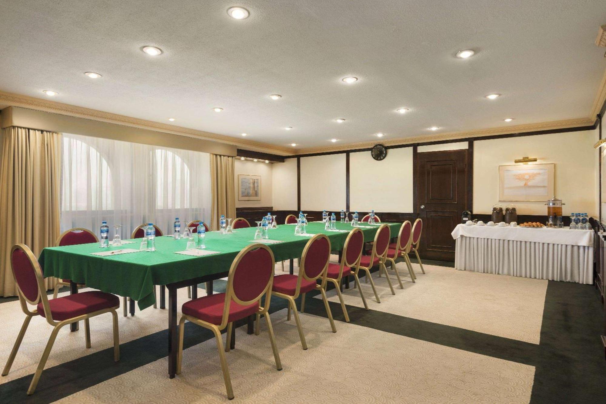 Ramada By Wyndham Bahrain Hotel Manama Eksteriør billede