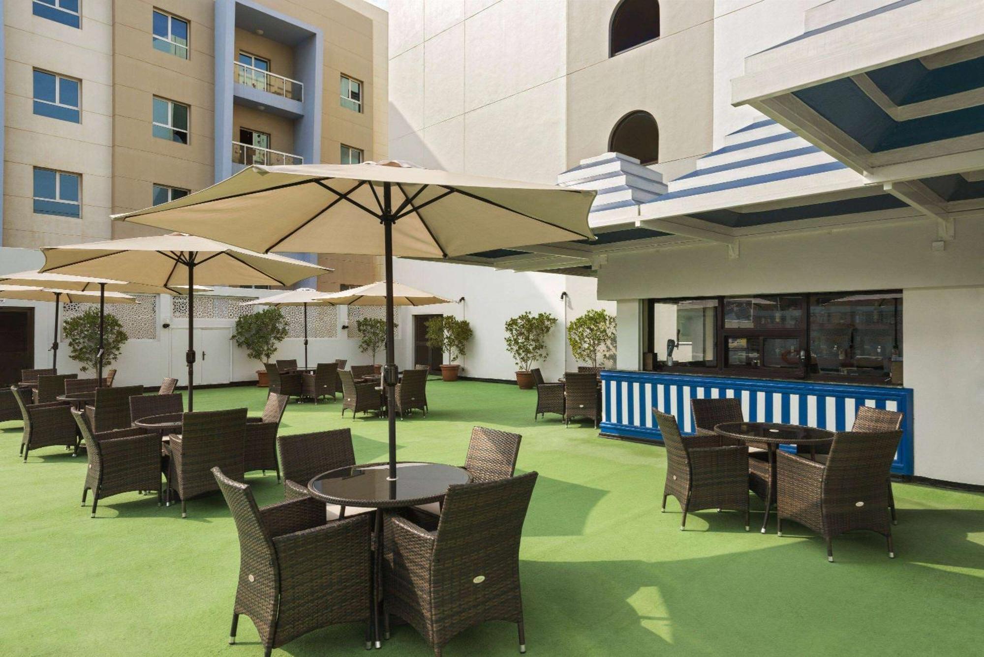 Ramada By Wyndham Bahrain Hotel Manama Eksteriør billede