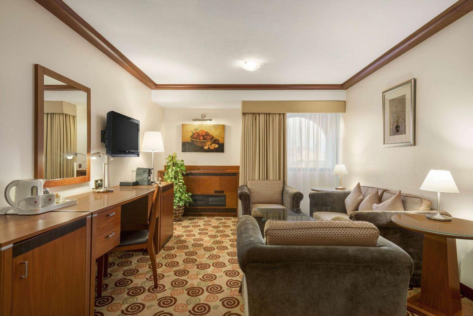 Ramada By Wyndham Bahrain Hotel Manama Eksteriør billede