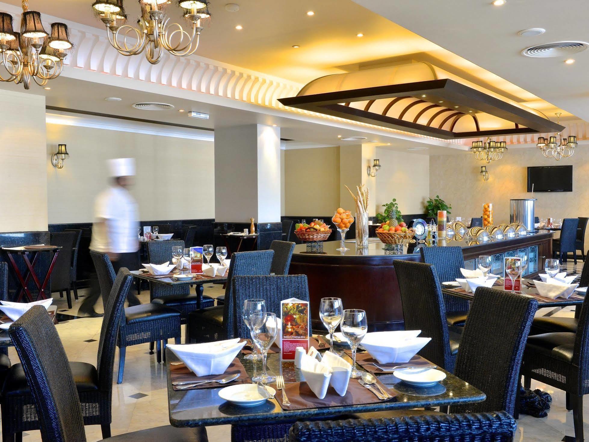 Ramada By Wyndham Bahrain Hotel Manama Eksteriør billede