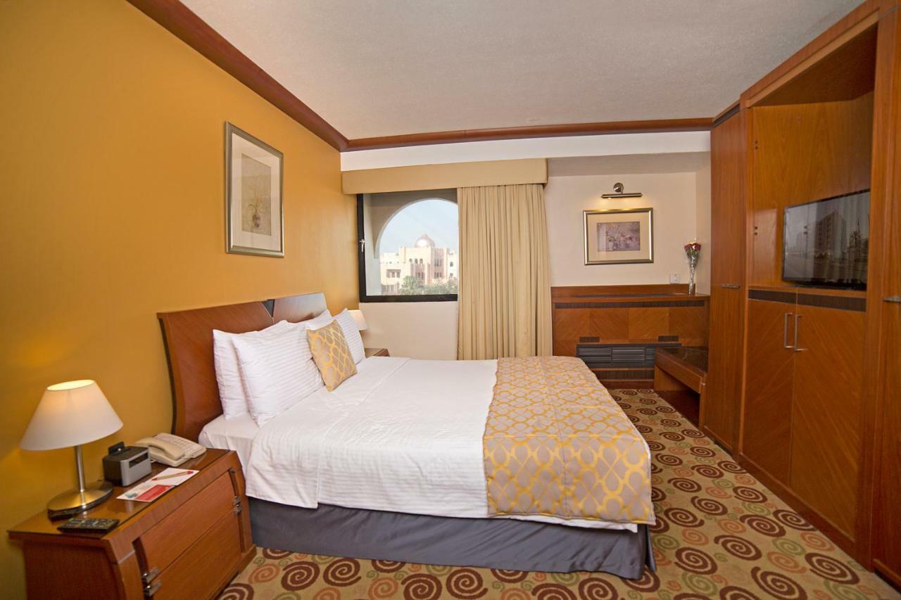 Ramada By Wyndham Bahrain Hotel Manama Eksteriør billede