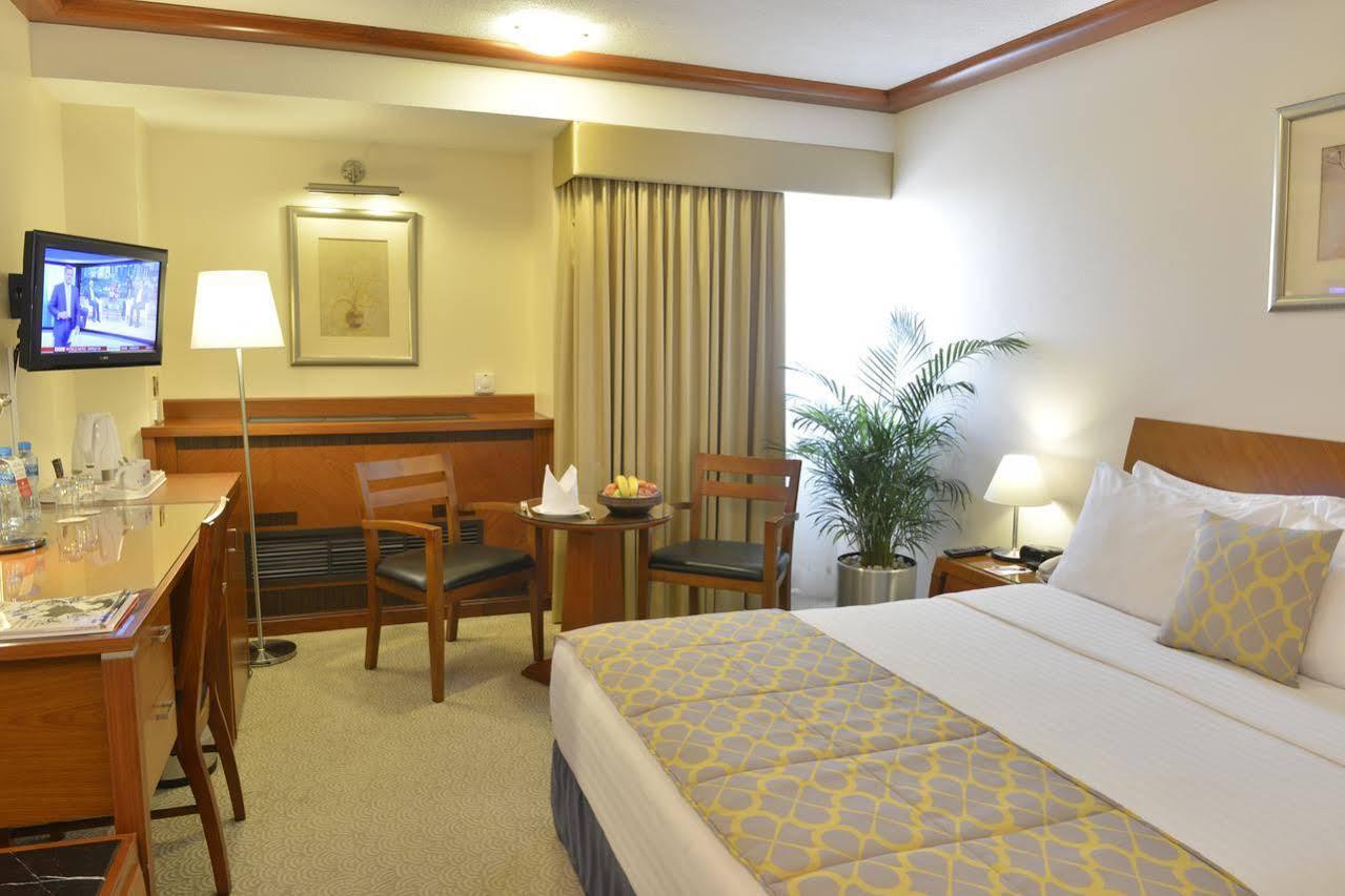 Ramada By Wyndham Bahrain Hotel Manama Eksteriør billede