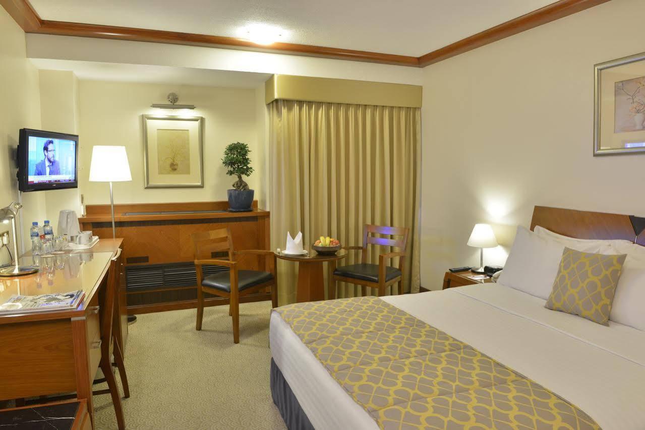 Ramada By Wyndham Bahrain Hotel Manama Eksteriør billede