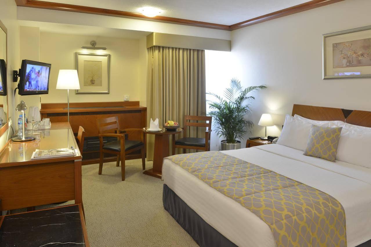 Ramada By Wyndham Bahrain Hotel Manama Eksteriør billede